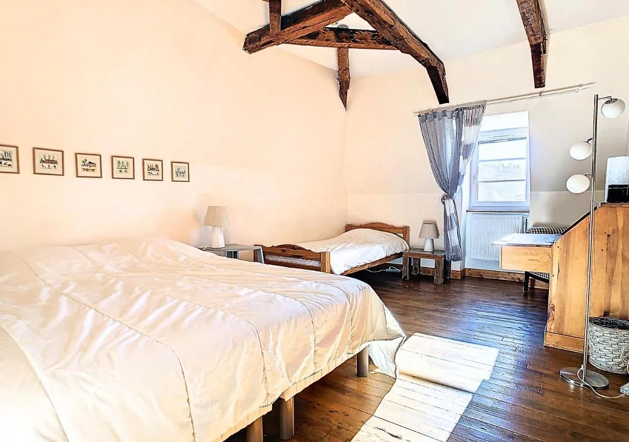 Holiday home Maison Familiale En Auvergne, Nature Et Confort, 20 Min Lioran Vic-sur-Cere