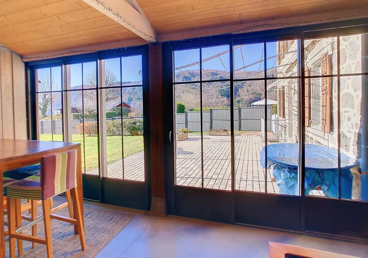 Holiday home Maison Familiale En Auvergne, Nature Et Confort, 20 Min Lioran Vic-sur-Cere