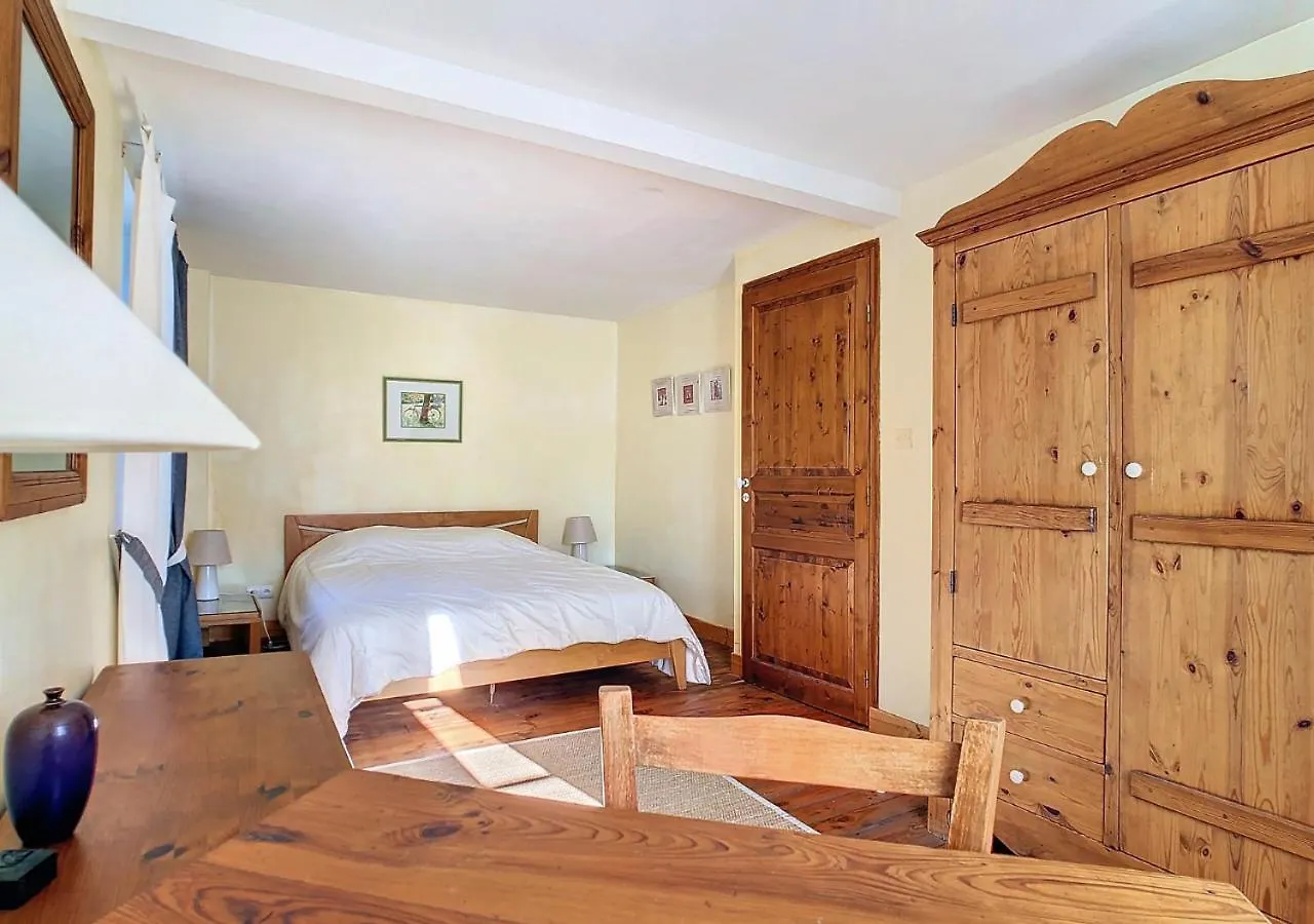 Holiday home Maison Familiale En Auvergne, Nature Et Confort, 20 Min Lioran Vic-sur-Cere France